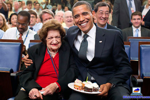 Final downhold: Trailblazing ex-UPI White House reporter Helen Thomas dead at 92 Final downhold: Trailblazing ex-UPI White House reporter Helen Thomas dead at 92